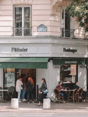Enjoy French Food in a Parisian Café