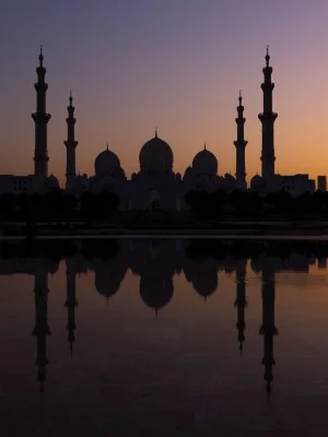 See Sheikh Zayed Grand Mosque at Sunset